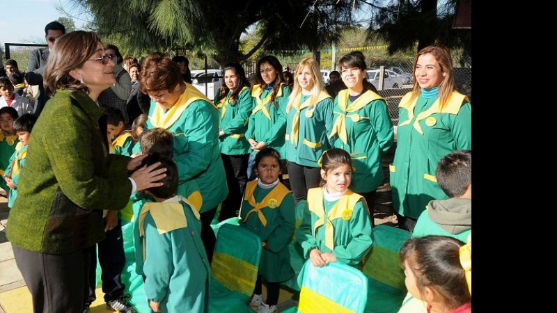 La Gobernadora recorrió localidades de Capayán, La Paz y El Alto