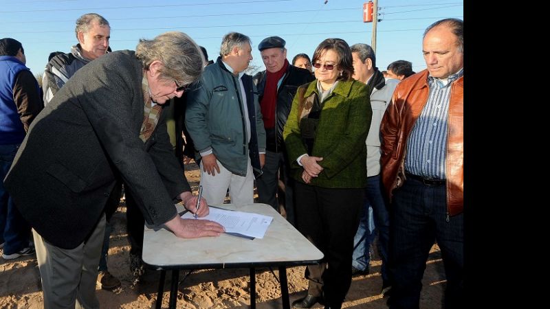 La Gobernadora recorrió localidades de Capayán, La Paz y El Alto