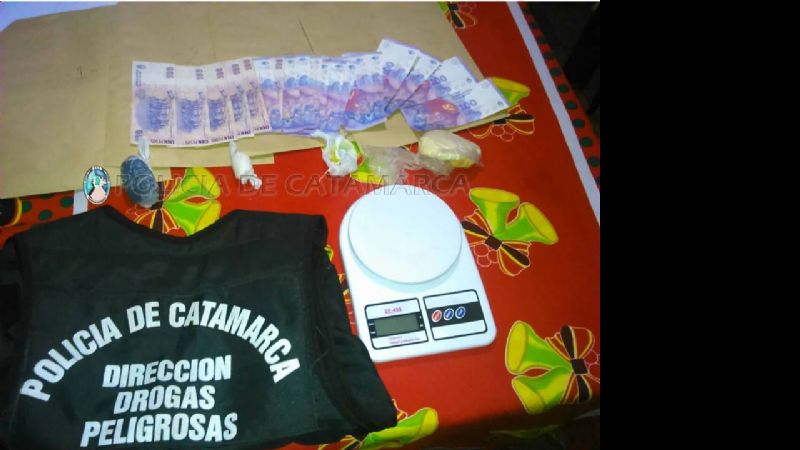 Desbaratan punto de venta de drogas