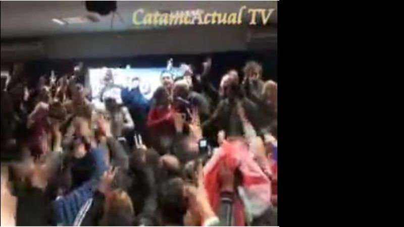 Los festejos por el triunfo de Raúl y Lucía