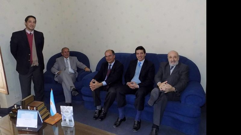 Denett se reunió con los miembros de la Corte de Justicia