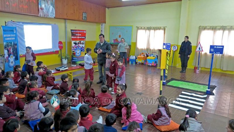 Charlas en escuela sobre seguridad vial