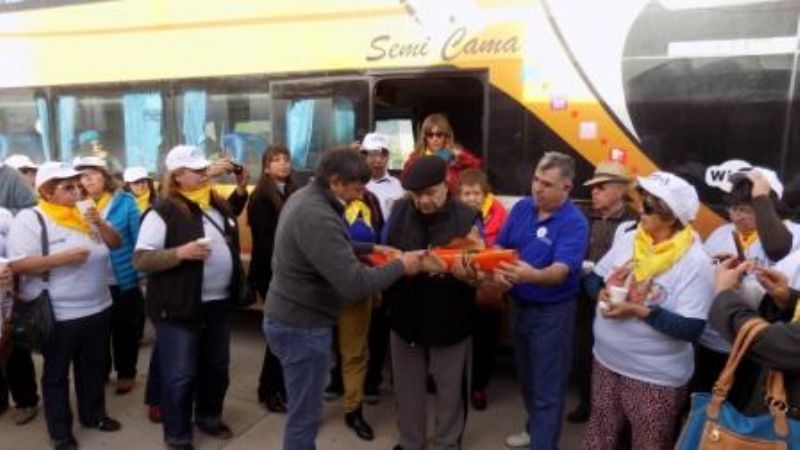 Andersch recibió a los peregrinos de Caleta Olivia