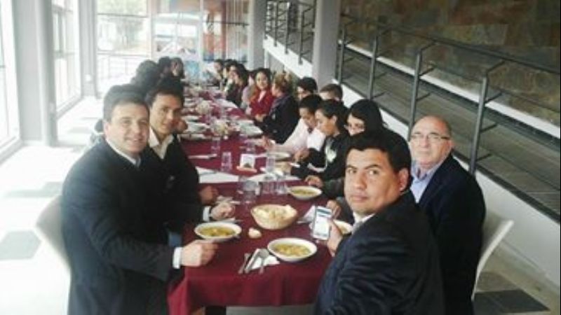 Candidatos del Frente Para la Victoria visitaron la Residencia Universitaria