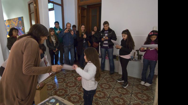 Chicos crearon obras de arte a partir de materiales de descarte