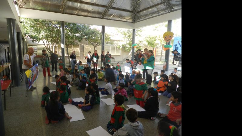 Arte potencial para niños en la escuela municipal N° 3 del B° Eva Perón