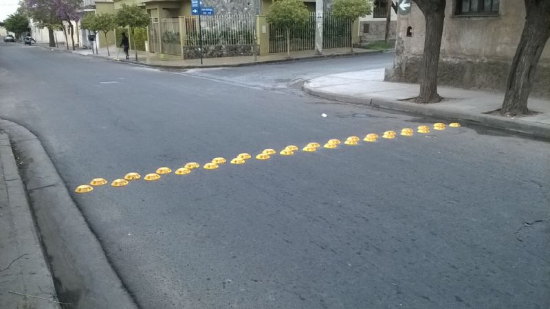 Reductores de velocidad en puntos conflictivos de la ciudad