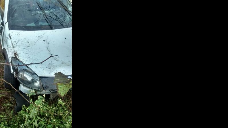 Volcó y salió ileso