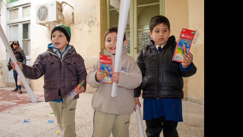 Los niños disfrutaron su día en la sala Infanto Juvenil con muchos regalos