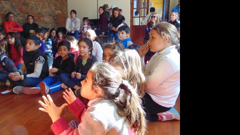 Con cuentos, canciones y sorpresas los chicos celebraron su día en la Casa de la Cultura