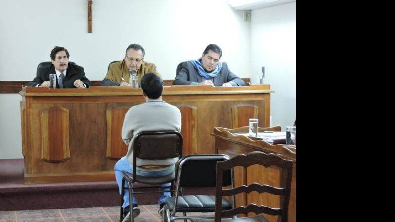 Condena en suspenso por golpear a su padre