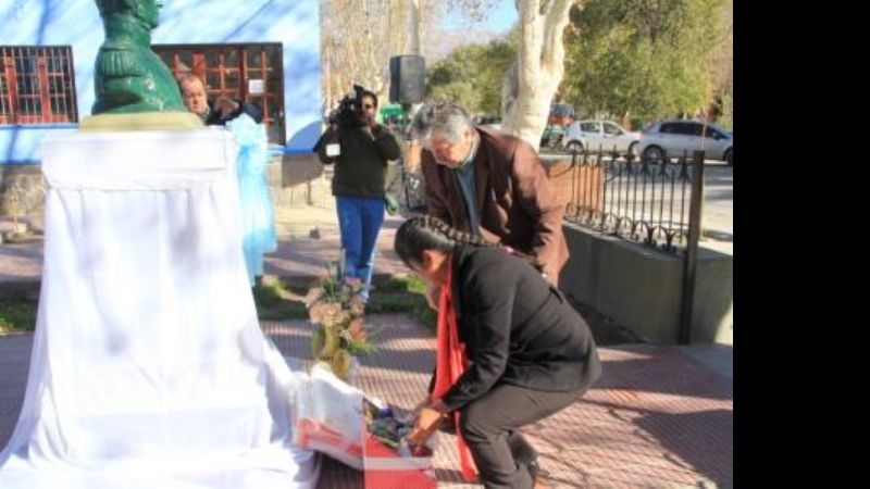 Acto homenaje a San Martín en Santa María