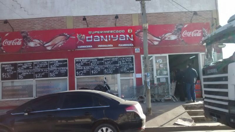 Clausuran comercio por presencia de roedores