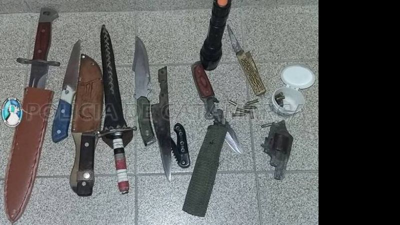 Secuestran 9 cuchillos y armas en Santa Rosa