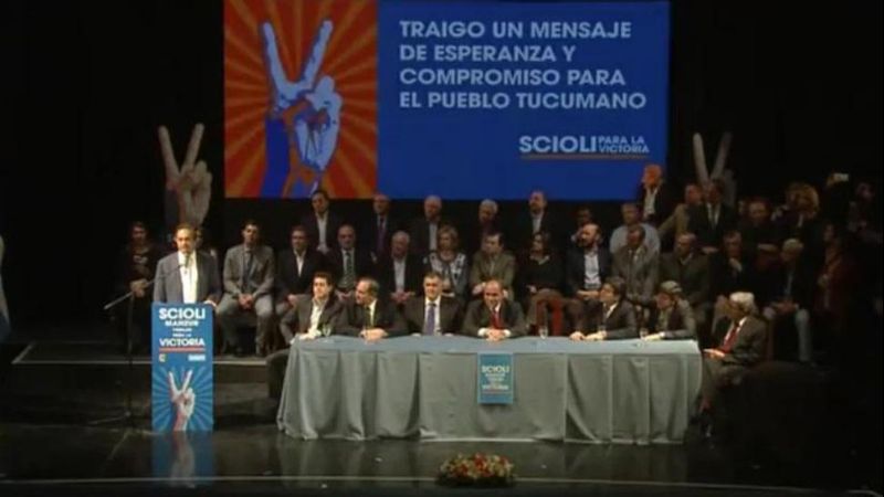 Lucía junto a Scioli en Tucumán