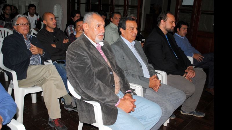 La “Guía del Entrenador de Fútbol” irá a todos los clubes de Catamarca