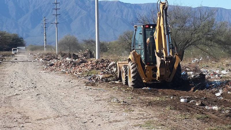 Operativo limpieza en micro basurales de Valle Viejo