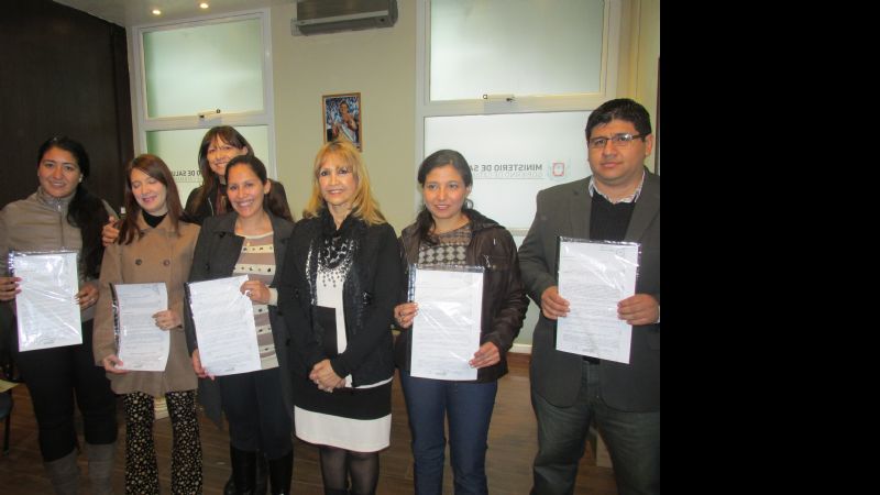 Entregaron contratos de empleo público a profesionales para el hospital de Andalgalá