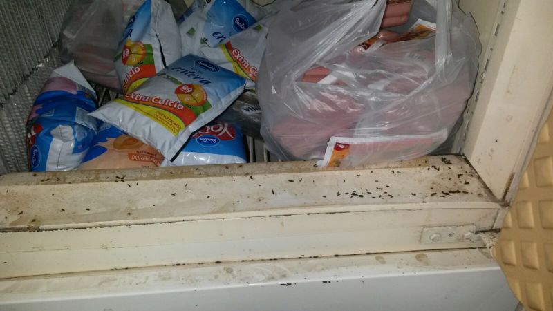 Encontraron excrementos de ratas en bolsas de pan rallado