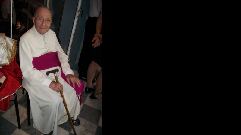 El Padre Julio Niñoles está internado en terapia