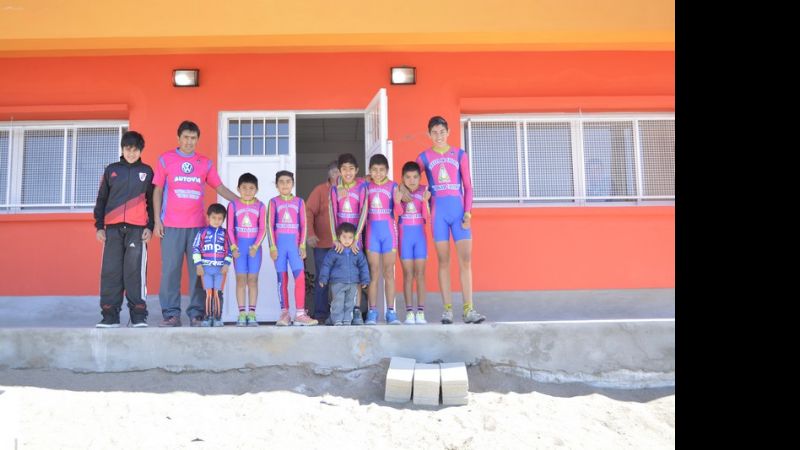 Entrega simbólica de la Pista de Ciclismo a organizaciones deportivas