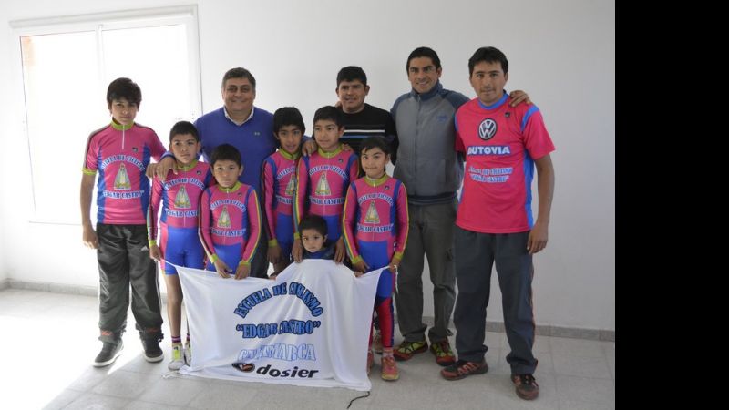 Entrega simbólica de la Pista de Ciclismo a organizaciones deportivas