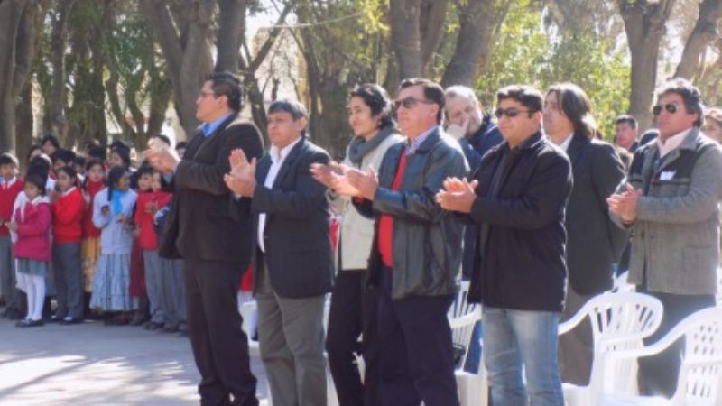 Celebración especial por el Día del Folclore