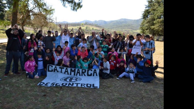Niños de La Higuera festejaron su día junto al pueblo "Pirata"