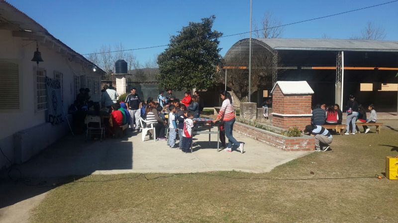 Niños de La Higuera festejaron su día junto al pueblo "Pirata"