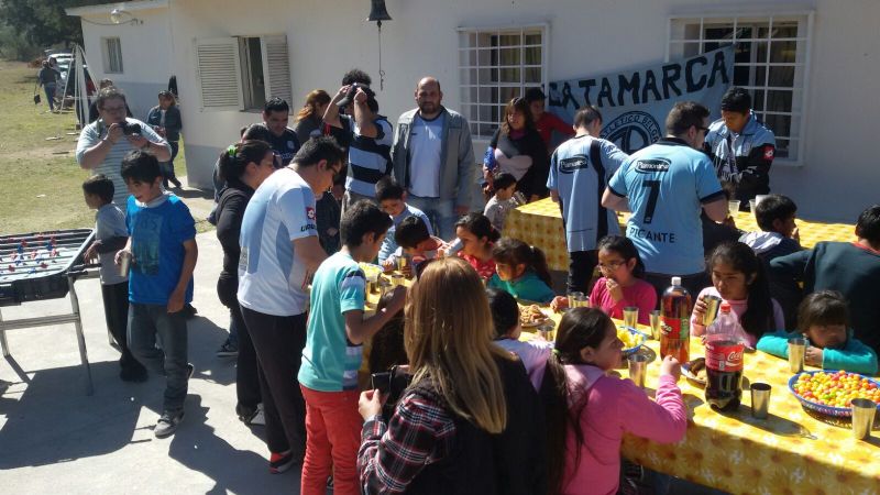 Niños de La Higuera festejaron su día junto al pueblo "Pirata"