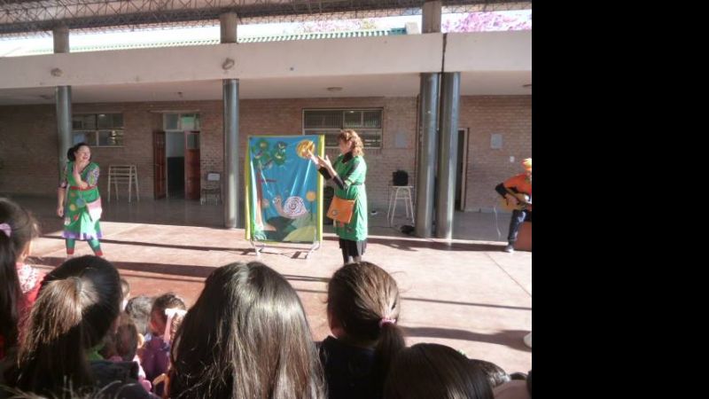 Presentan “Libro Rodante”, con historias contadas y cantadas para niños