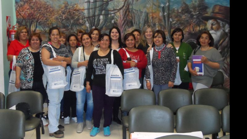 Capacitación sobre cuidado de medicamentos en Saujil