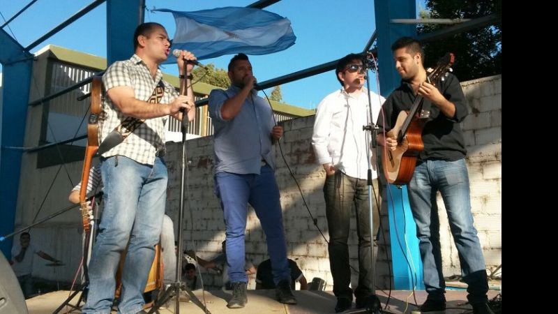 Fiesta folclórica en el Deportivo Juventud