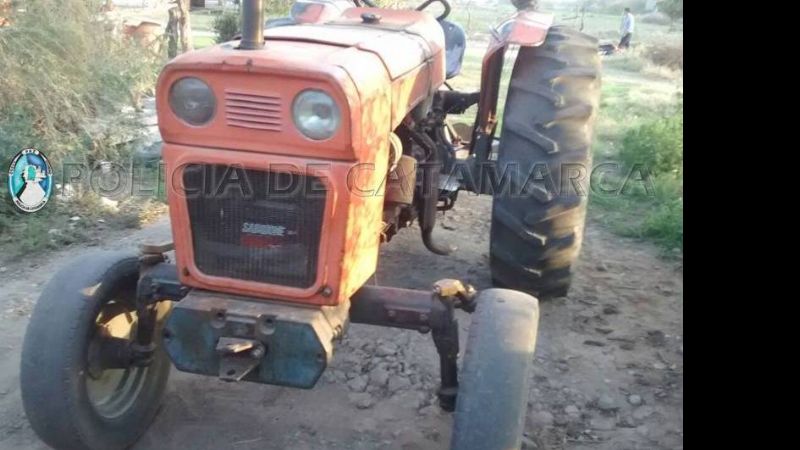 Chocaron una moto y un tractor