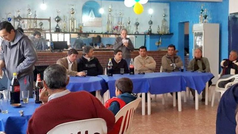 Seco gestionó la donación de dos toros Bragus a productores de El Rodeo