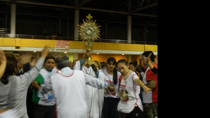 Miles de fieles participaron de la jornada de evangelización con el Padre Jamut