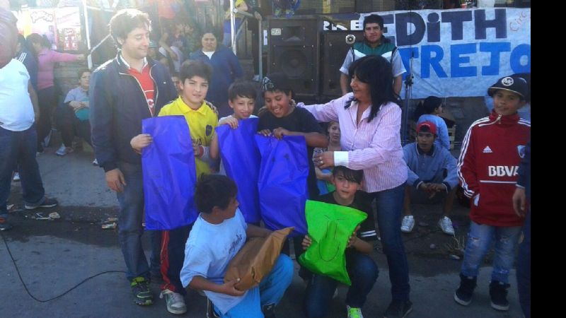 Precandidatos agasajaron a los niños