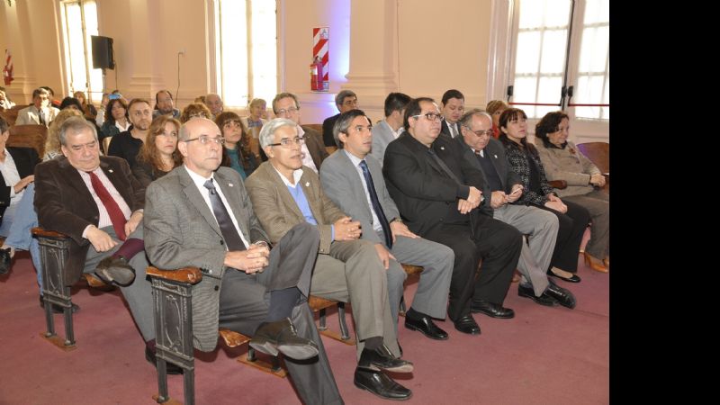 Se reconoció a docentes con 25 años de trayectoria en la investigación científica