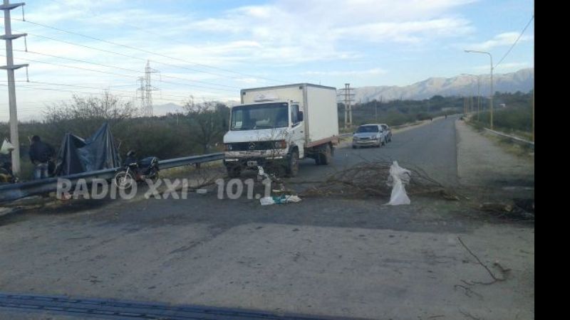 Corte de ruta en Andalgalá