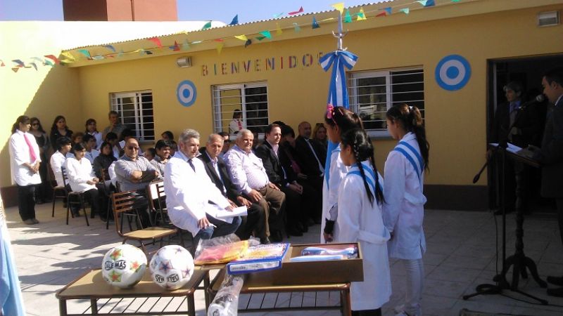 Navaguin también con su escuela puesta a nueva