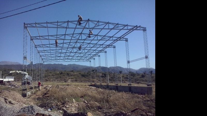 Paralizan obra que se ejecutaba sin permiso