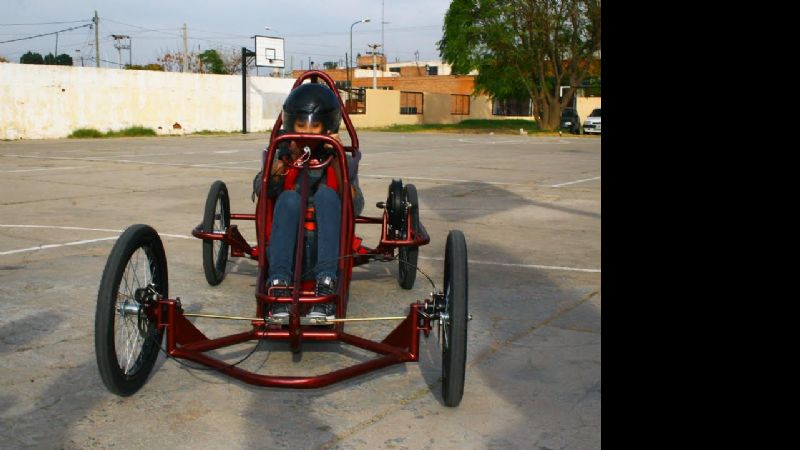 Alumnos de escuelas catamarqueñas en campeonato de Autos Ecológicos