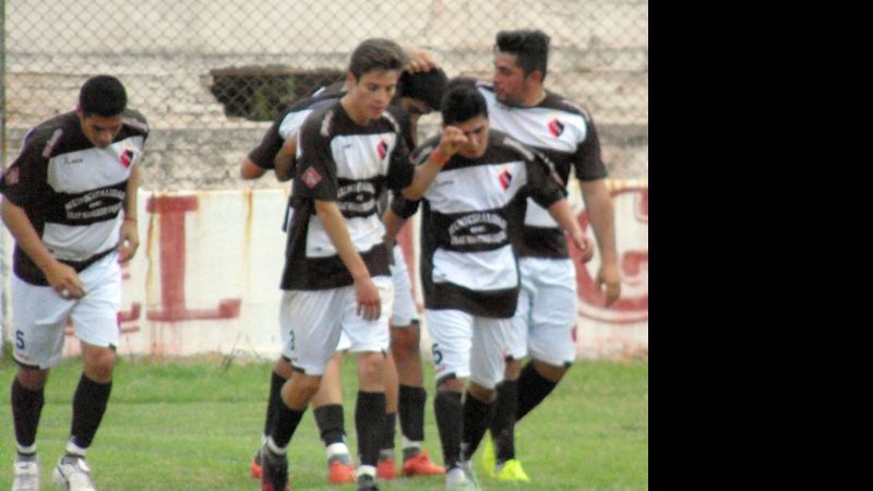 El “Sagrado” volvió a la cima y al “Santo” lo revivió el “Chuky”