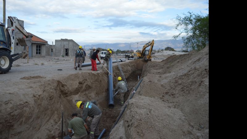 Avanza la obra de red de agua potable para Rivera del Valle