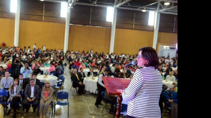 Lucía brindó un reconocimiento a los cooperativistas