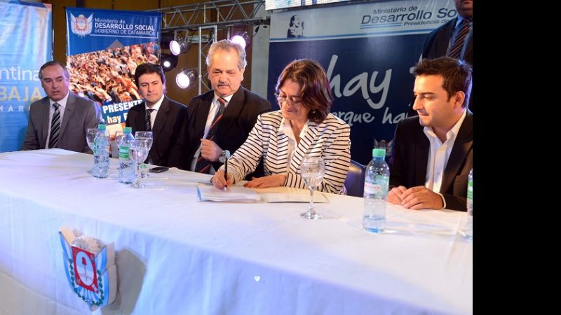 Lucía brindó un reconocimiento a los cooperativistas