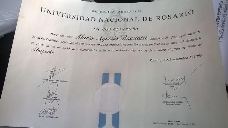 Racciatti presentó la documentación que lo acredita como abogado‏