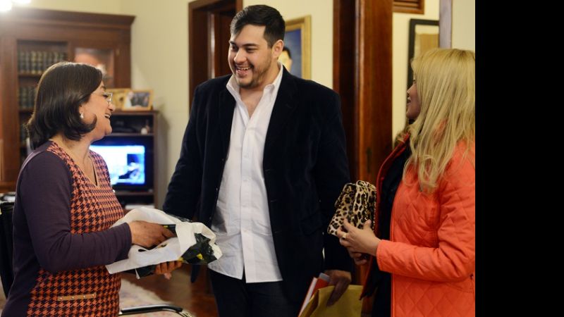 El tenor Romero visitó a la Gobernadora