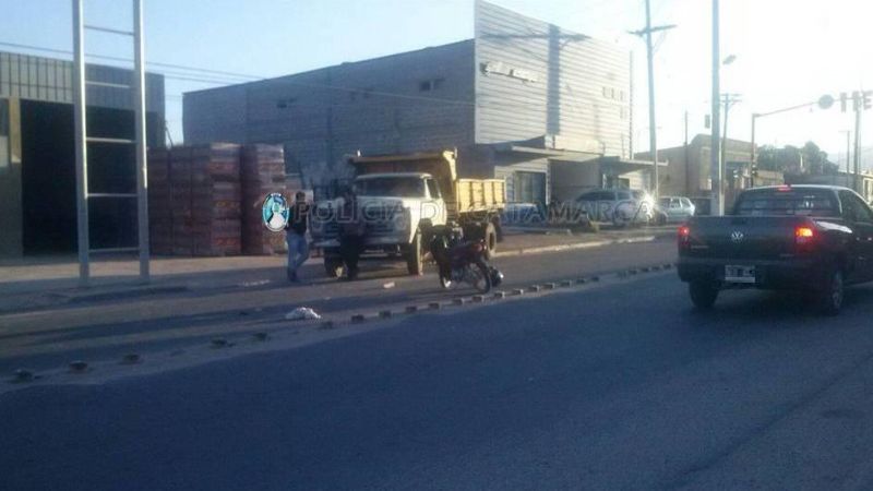 Chocaron camión y moto