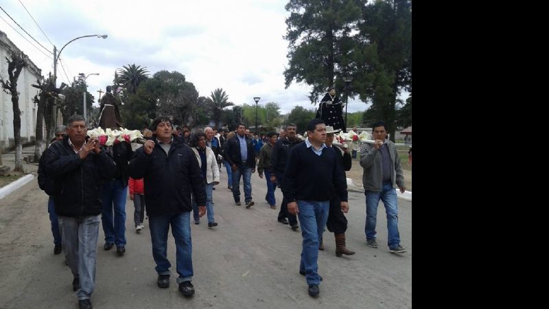 El Obispo culminó su visita pastoral a El Alto en el marco de las fiestas de San Nicolás y San Benito
